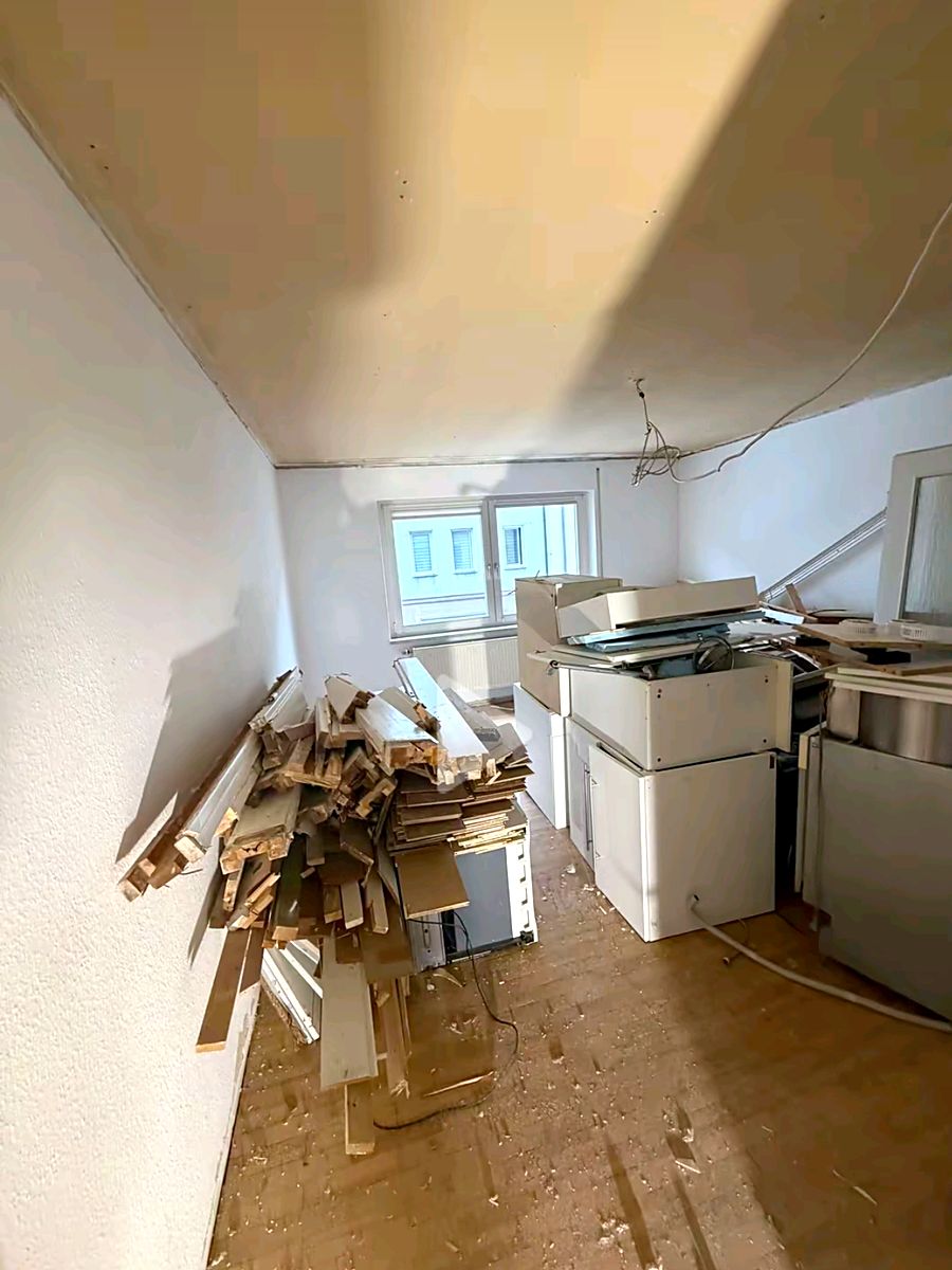 Vorher: Zimmer von Grund auf renoviert